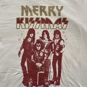 KISS “Merry Kissmas” graphic tee size L/XL NWT